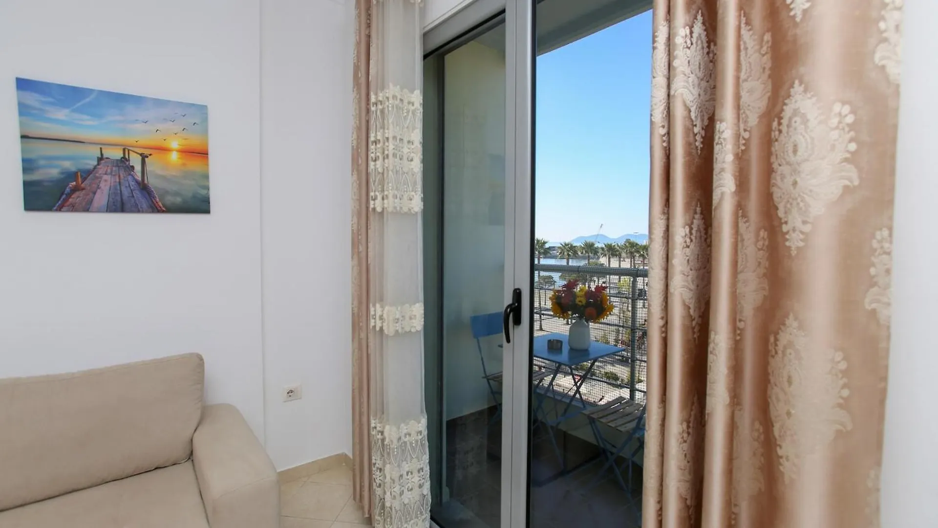 Apartment Near Uji Ftohte Beach Vlorë
