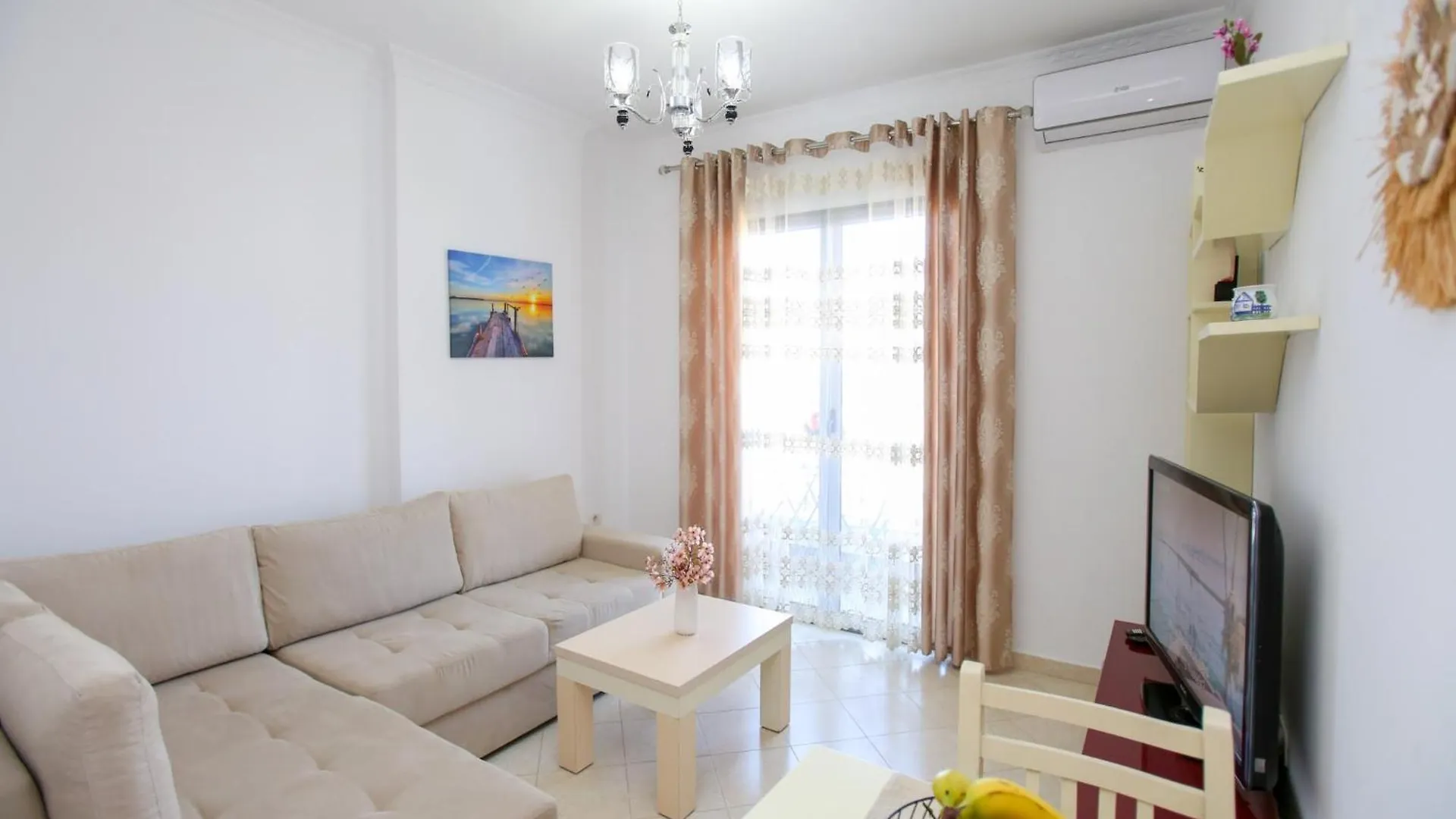 Apartment Near Uji Ftohte Beach location